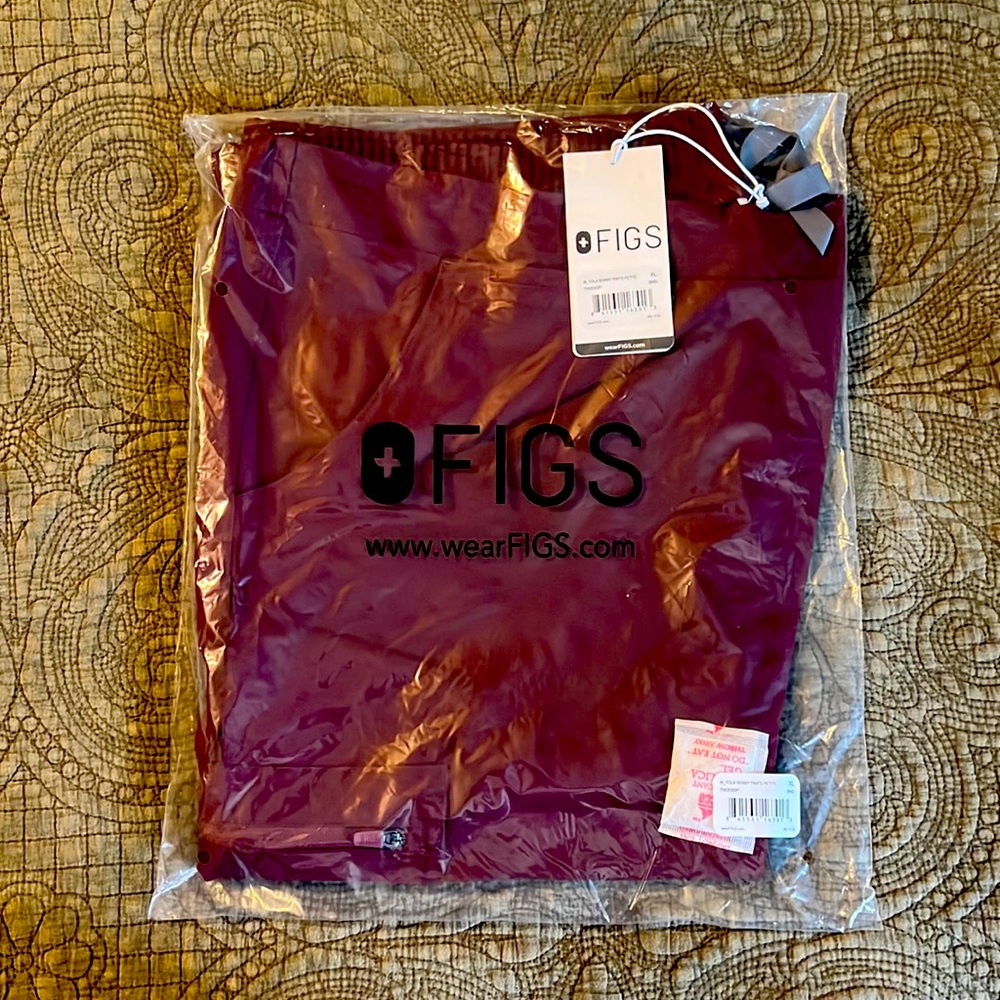 Figs-YOLA skinny petite scrub pants